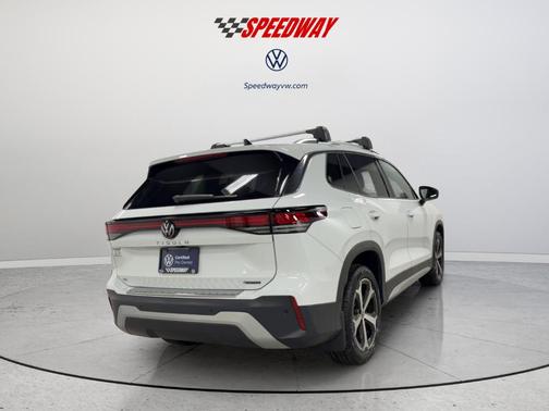 Pure White 2025 Volkswagen Tiguan 2.0T SE