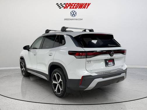 Pure White 2025 Volkswagen Tiguan 2.0T SE