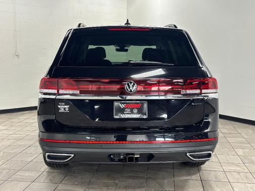 2025 Volkswagen Atlas 2.0T SE