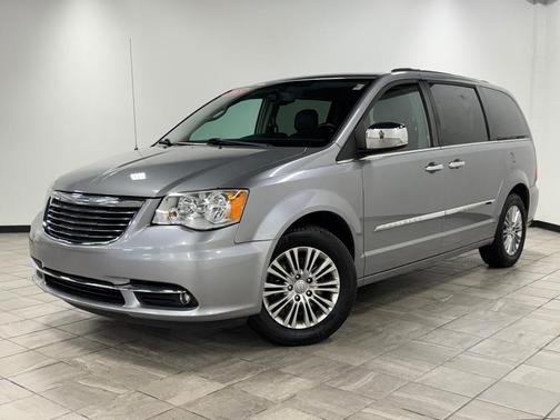 2015 Chrysler Town & Country Touring-L