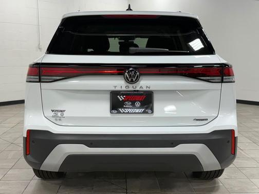 2025 Volkswagen Tiguan 2.0T SE