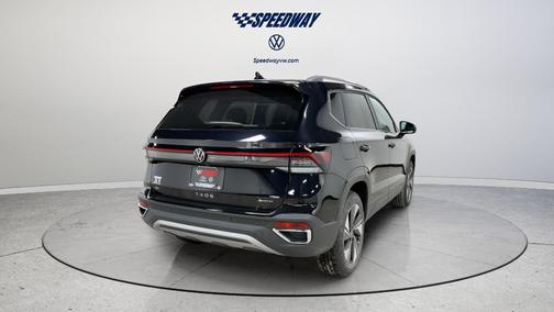 Deep Black Pearl Effect 2026 Volkswagen Taos 1.5T SE