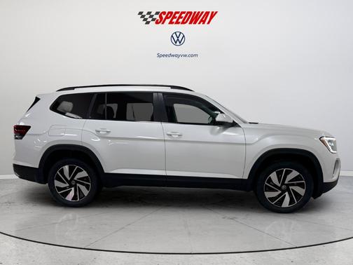 Opal White Pearl 2026 Volkswagen Atlas 2.0T SE W/TECHNOLOGY