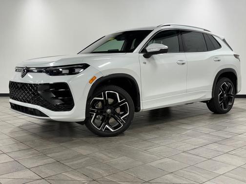 2026 Volkswagen Tiguan 2.0T SEL R-Line