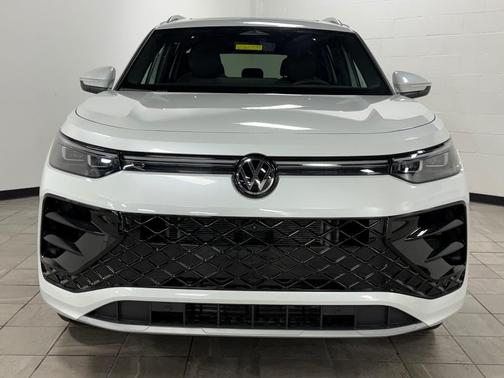 2026 Volkswagen Tiguan 2.0T SEL R-Line