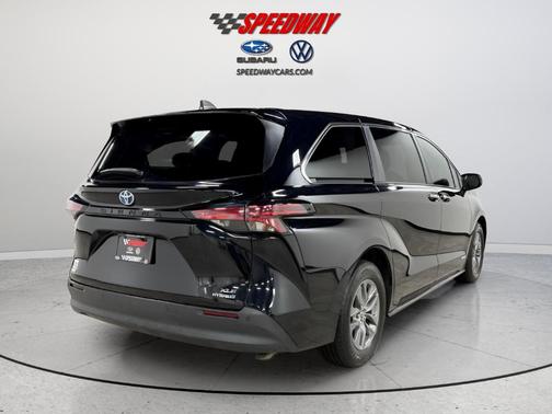 2021 Toyota Sienna XLE