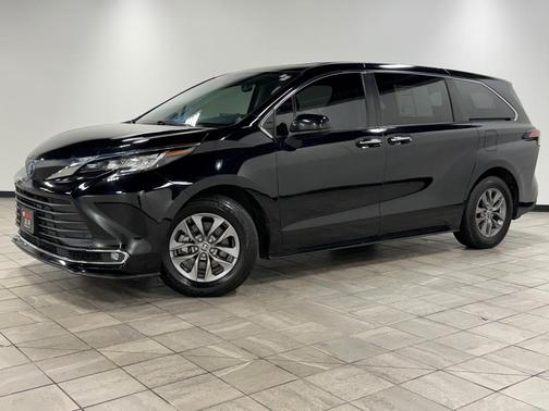 2021 Toyota Sienna XLE