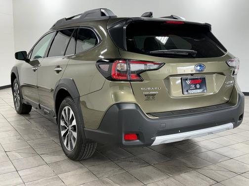 2025 Subaru Outback Touring XT
