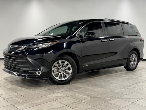 2021 Toyota Sienna XLE