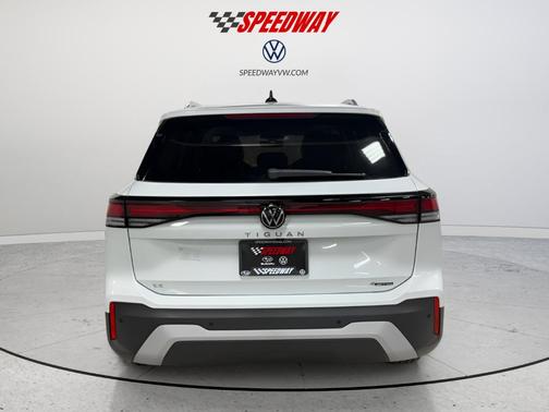 2025 Volkswagen Tiguan 2.0T SE