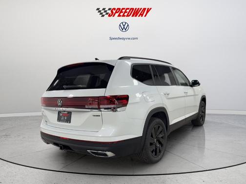 White 2026 Volkswagen Atlas 2.0T SE W/TECHNOLOGY