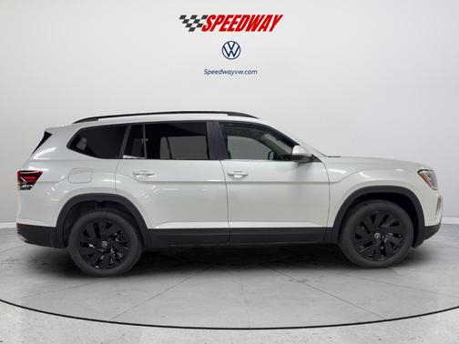 White 2026 Volkswagen Atlas 2.0T SE W/TECHNOLOGY