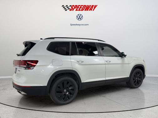 White 2026 Volkswagen Atlas 2.0T SE W/TECHNOLOGY