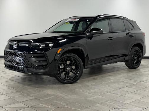 2025 Volkswagen Tiguan 2.0T SE R-Line Black