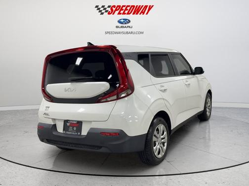 White 2022 Kia Soul LX