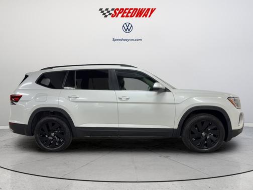 White 2026 Volkswagen Atlas 2.0T SE W/TECHNOLOGY