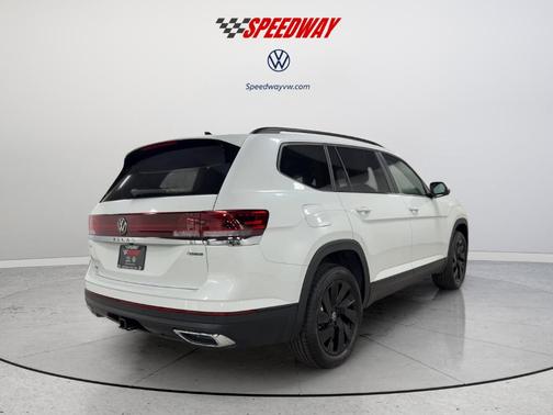White 2026 Volkswagen Atlas 2.0T SE W/TECHNOLOGY