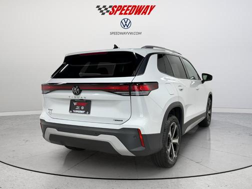 2025 Volkswagen Tiguan 2.0T SE