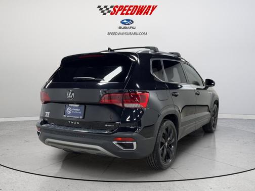 Deep Black Pearl Effect 2023 Volkswagen Taos 1.5T SE