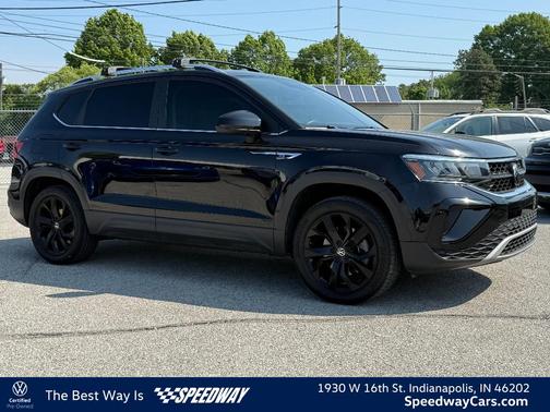 Deep Black Pearl Effect 2023 Volkswagen Taos 1.5T SE