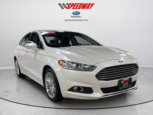 White 2016 Ford Fusion SE