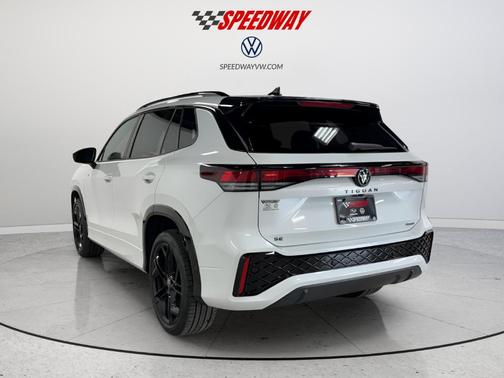 2025 Volkswagen Tiguan 2.0T SE R-Line Black