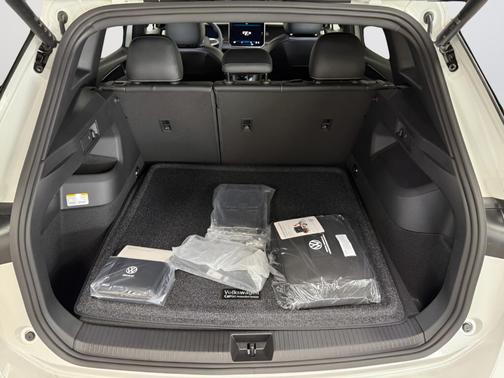 2025 Volkswagen Tiguan 2.0T SE R-Line Black