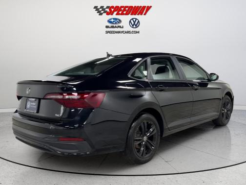 Deep Black Pearl Effect 2023 Volkswagen Jetta 1.5T SE
