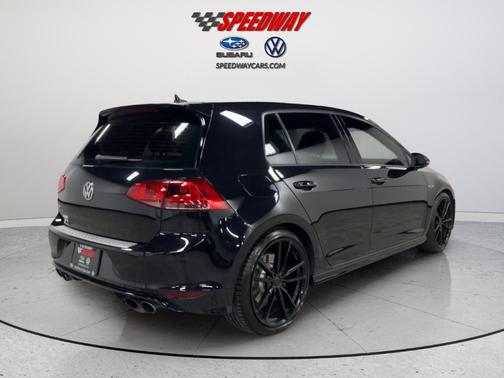 Deep Black Pearl Effect 2017 Volkswagen Golf R 4-Door