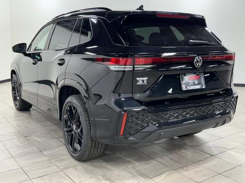 2025 Volkswagen Tiguan 2.0T SE R-Line Black
