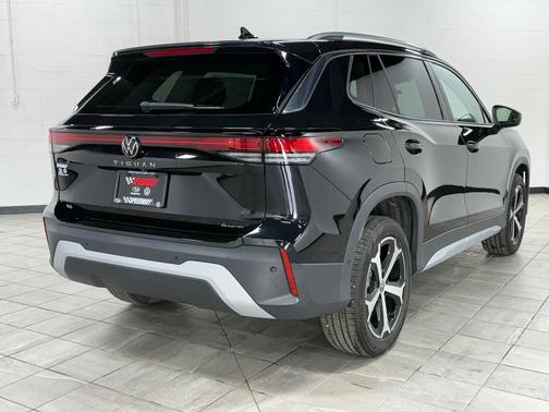 2025 Volkswagen Tiguan 2.0T SE