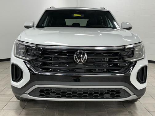 2025 Volkswagen Atlas Cross Sport 2.0T SE