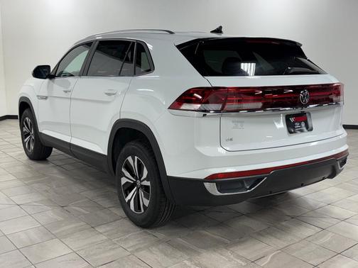 2025 Volkswagen Atlas Cross Sport 2.0T SE
