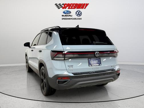 2025 Volkswagen Taos 1.5T SE Black