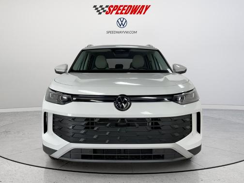 Pure White 2025 Volkswagen Tiguan 2.0T SE
