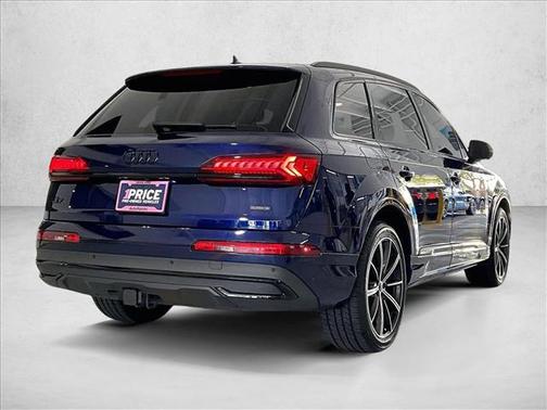 Navarra Blue Metallic 2022 Audi Q7 55 Premium Plus