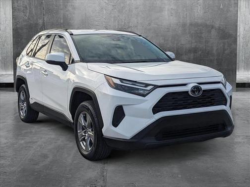 2022 Toyota RAV4 Hybrid XLE