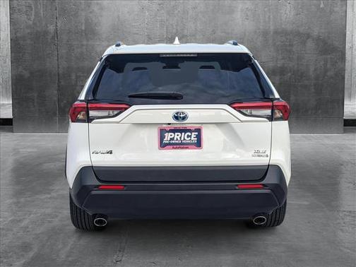 2022 Toyota RAV4 Hybrid XLE