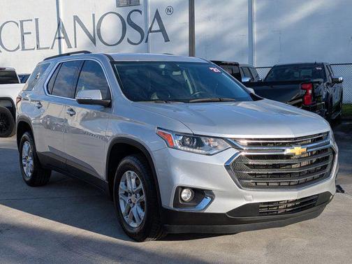2021 Chevrolet Traverse LT Cloth