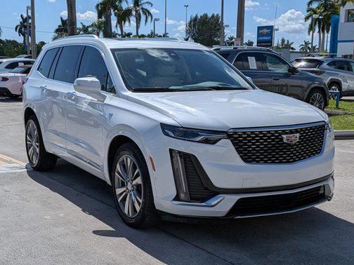 2022 Cadillac XT6 Premium Luxury FWD