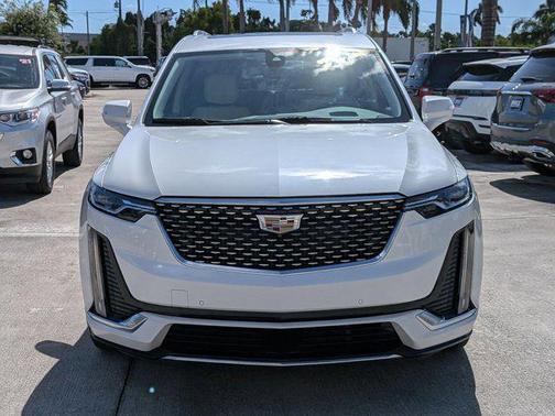 2022 Cadillac XT6 Premium Luxury FWD
