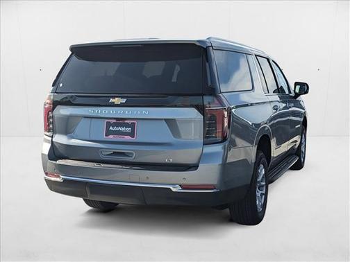 2025 Chevrolet Suburban LT