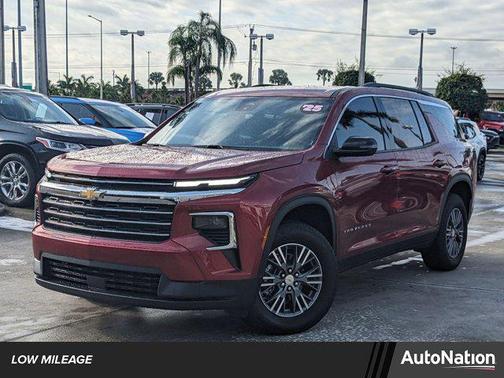 2025 Chevrolet Traverse LT