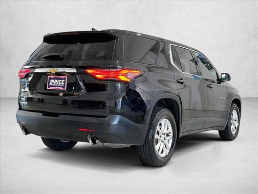 Mosaic Black Metallic 2023 Chevrolet Traverse LS