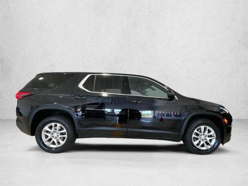 Mosaic Black Metallic 2023 Chevrolet Traverse LS
