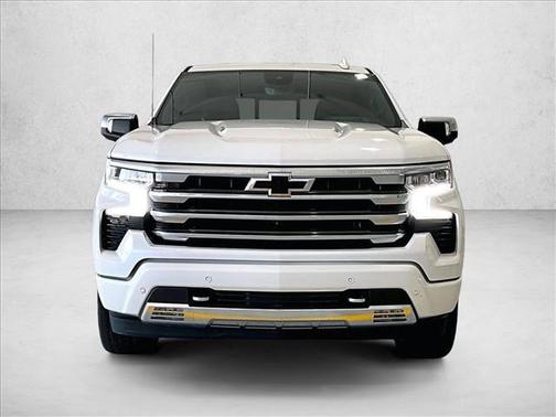 Iridescent Pearl Tricoat 2023 Chevrolet Silverado 1500 High Country