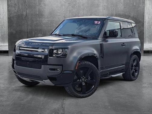 2023 Land Rover Defender V8
