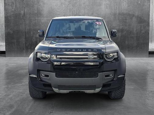 2023 Land Rover Defender V8