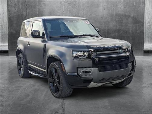 2023 Land Rover Defender V8