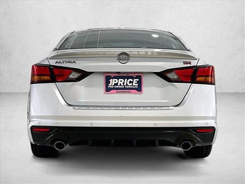 Brilliant Silver Metallic 2023 Nissan Altima SR FWD